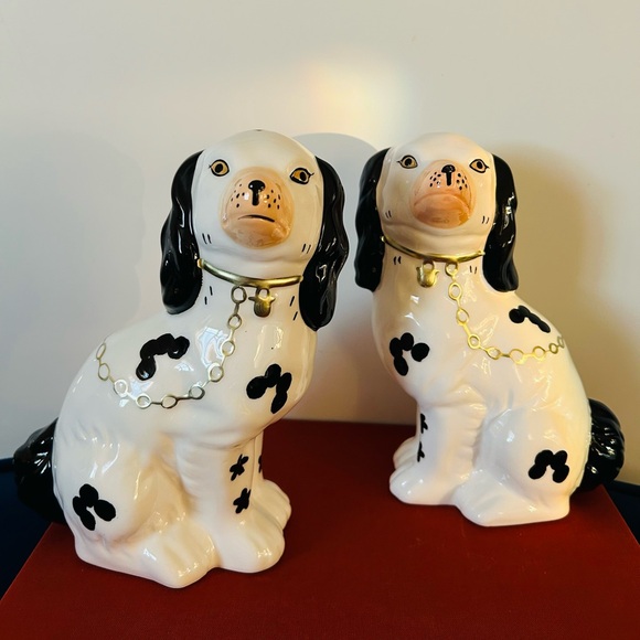 A Set of 2 Elegant Vintage-Style Staffordshire Dog Figurines | Collectibles | - Picture 2 of 7